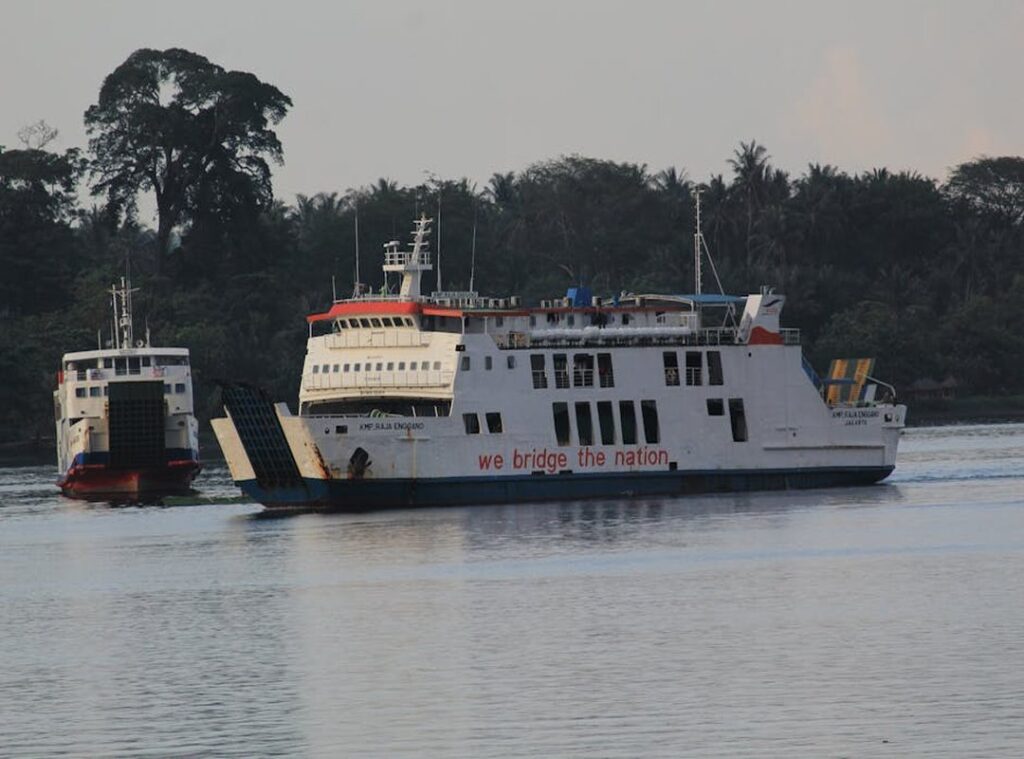 tenggelamnya kapal van der wijck full movie with malay subtitle